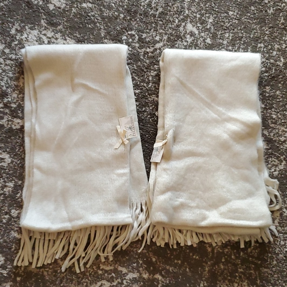 NWT (2) BARNES & NOBLE frindged scarves